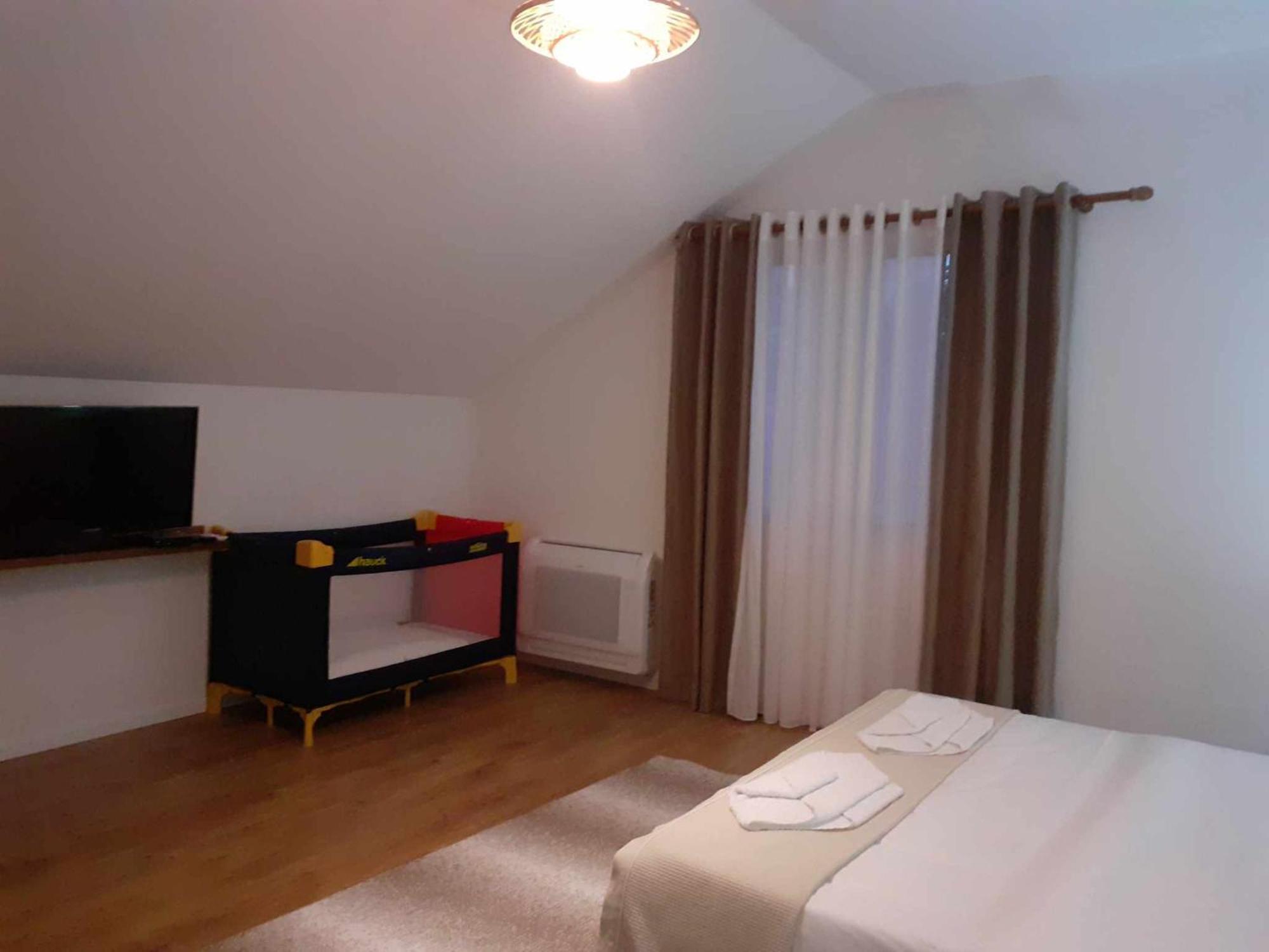 Bujtina Bezhani Gjinar Apartment
